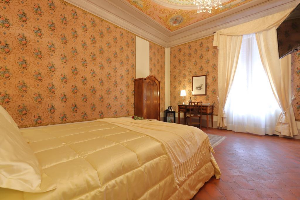 Dimora Bandinelli Bed & Breakfast Флоренция Стая снимка